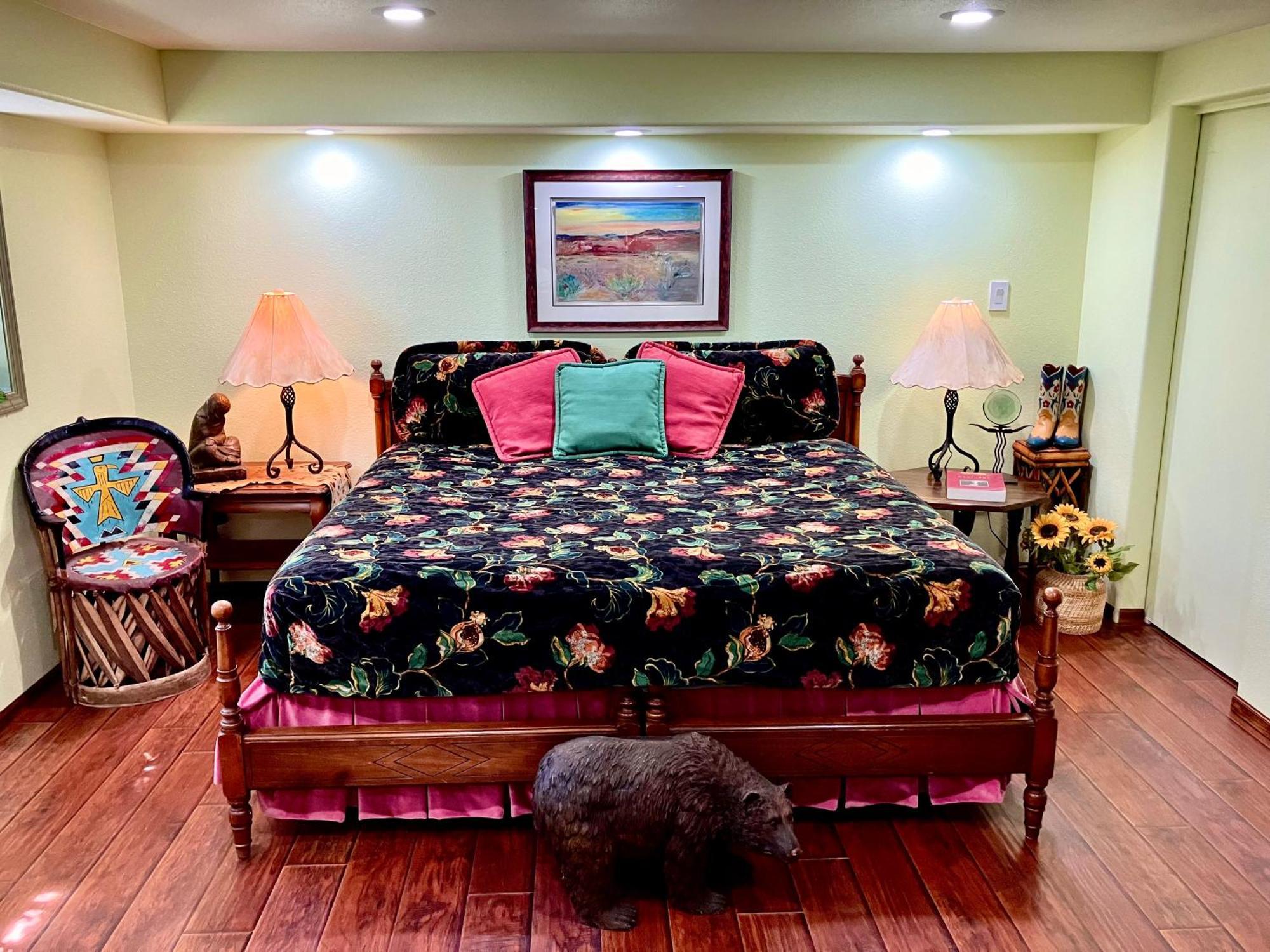 تشيني Trail Boss King Ensuite-Prairie Rose B&B - 1200 Sq Ft Suite المظهر الخارجي الصورة